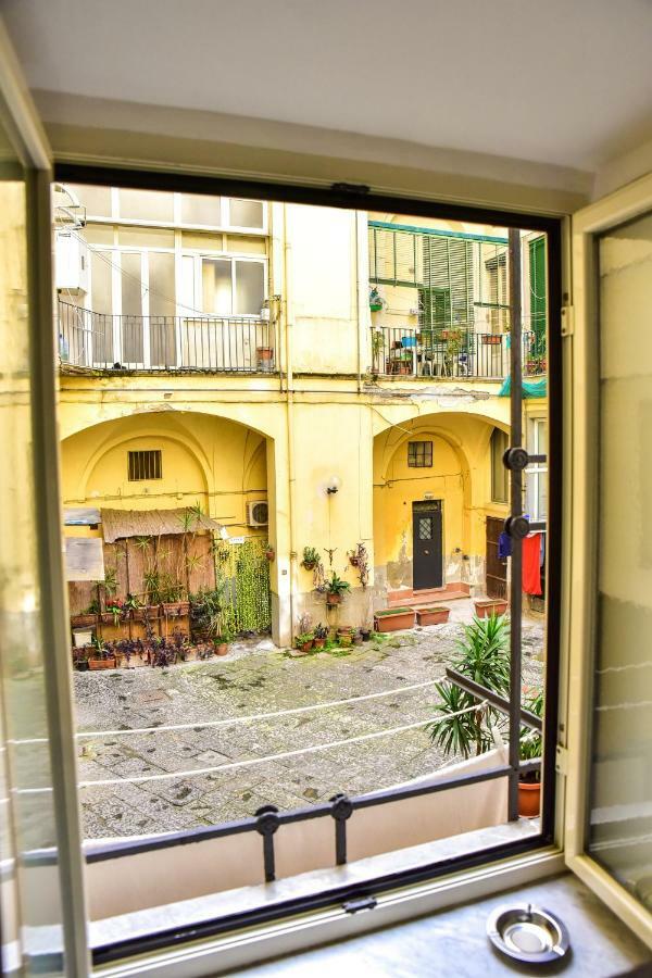 Vecchia Napoli - Anticaglia Apartment Bagian luar foto